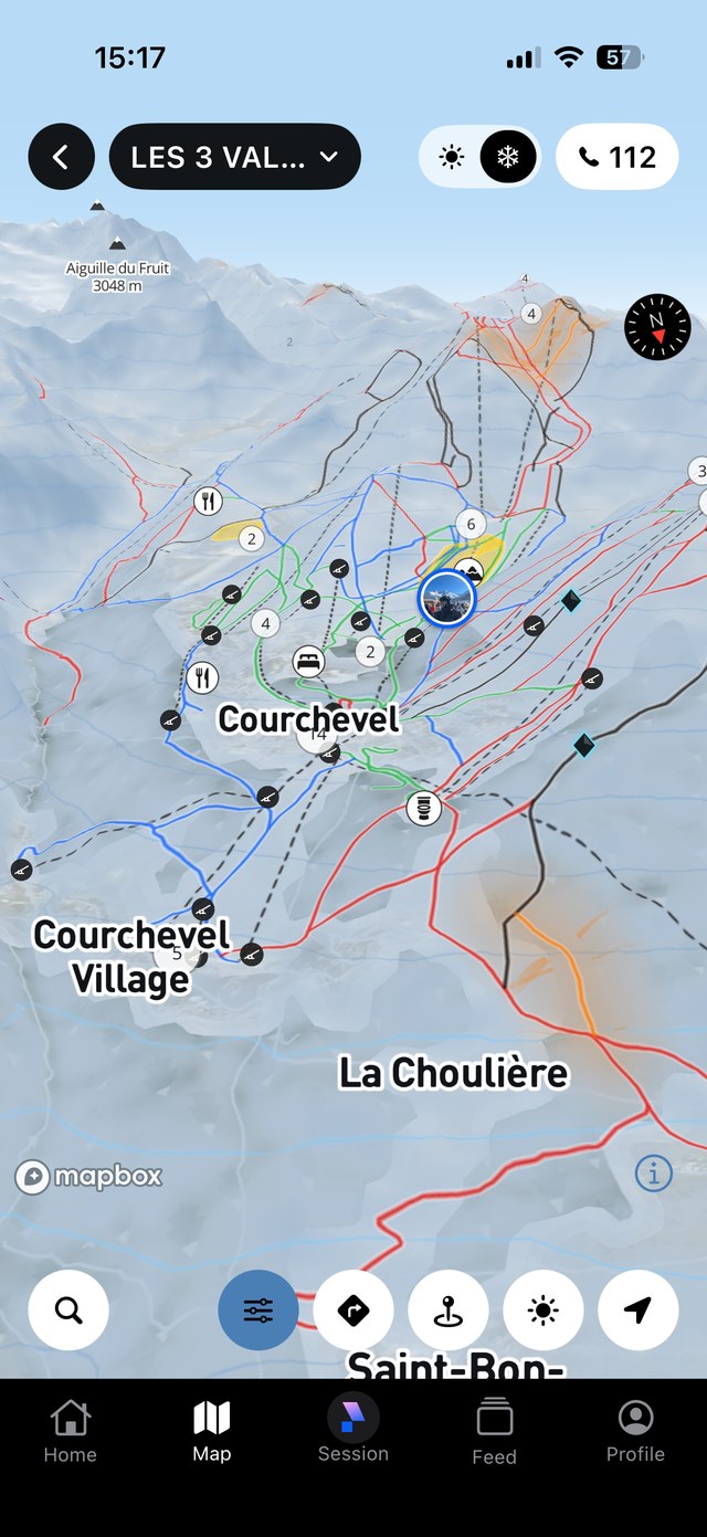 LinkUp's map screen: 3D terrain of Les 3 Vallées with graded pistes, places and a squad member riding